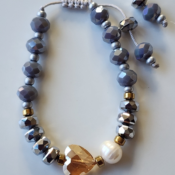 Chic Gray and Gold Beaded Bracelet - Picture 1 of 3